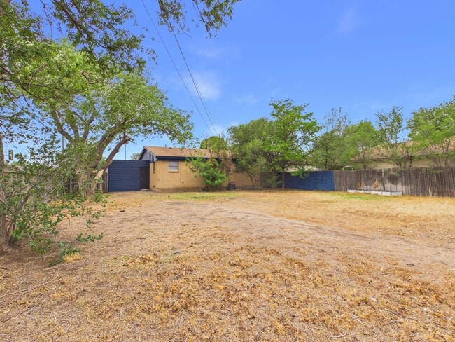Building Photo - 3319 Teckla Blvd