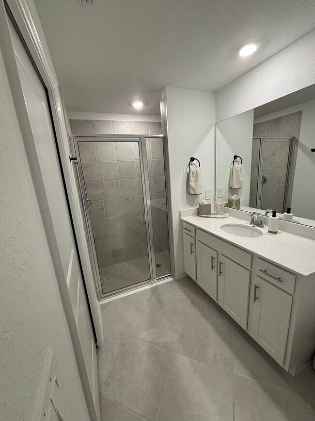 Building Photo - Opal Sand Dr Unit 102 Terrace Condo-Wellen Park G&CC