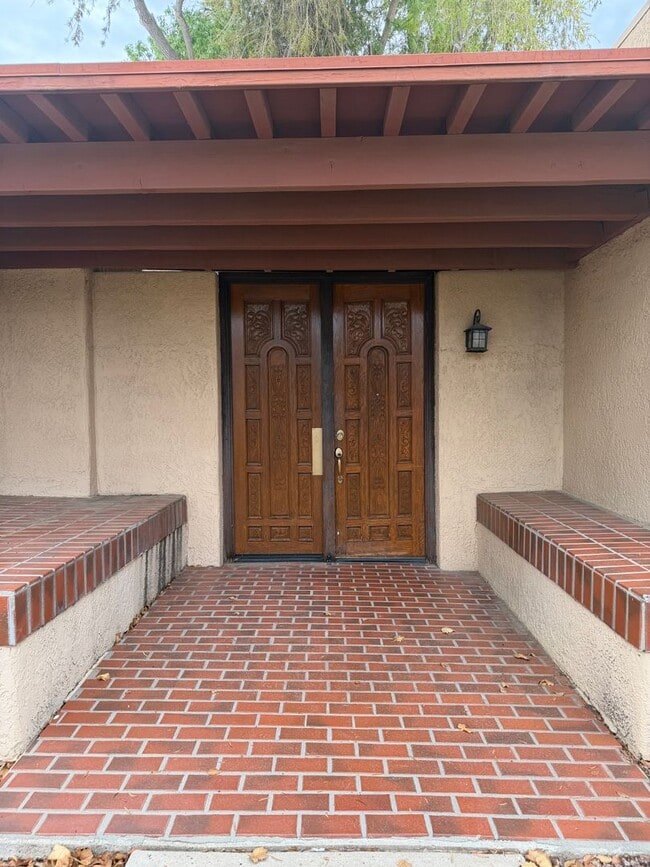 Building Photo - 3759 E Edison St