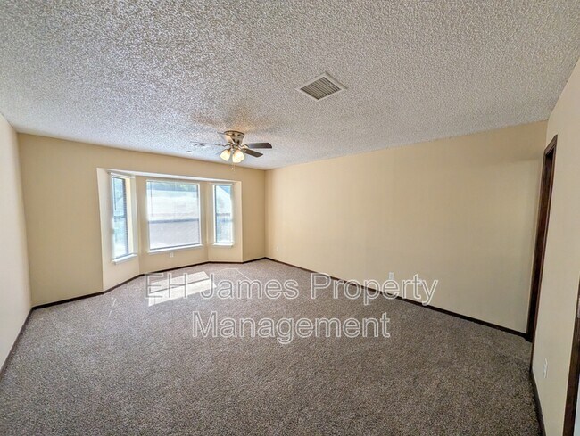 Building Photo - 1707 S 138th E Ave
