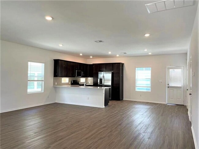 Building Photo - 1513 Weatherford Ln
