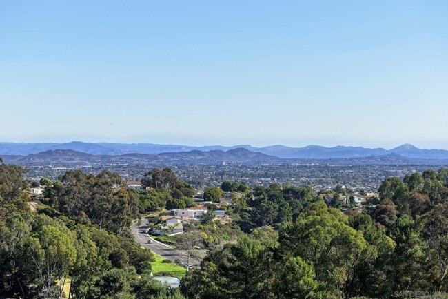 Building Photo - 6717 La Jolla Scenic S Dr