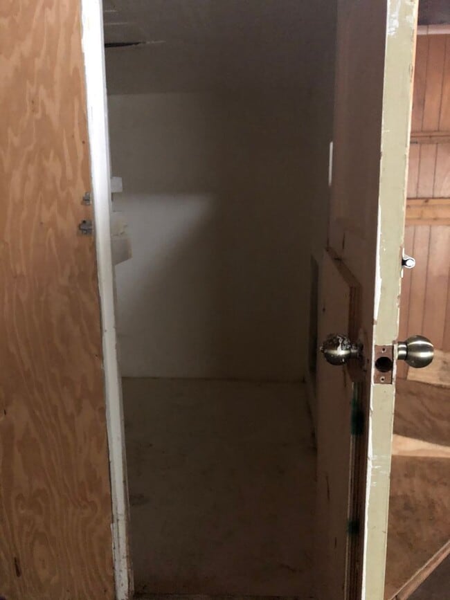 Building Photo - 2 BR/1 Bath home