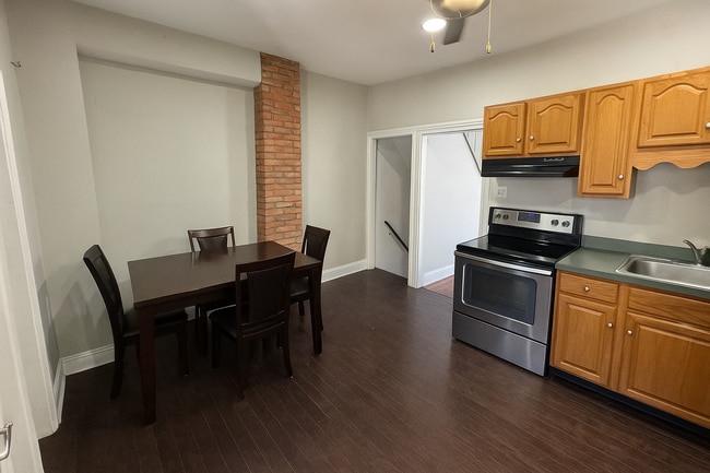 Building Photo - 347 Hannum Ave