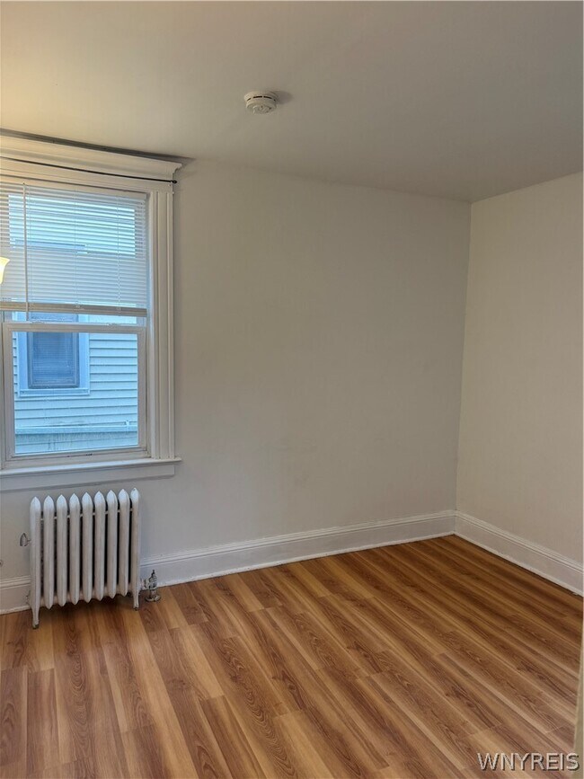 Building Photo - 37 Inwood Pl