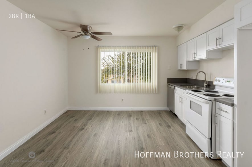 Building Photo - 4271 Columbus St