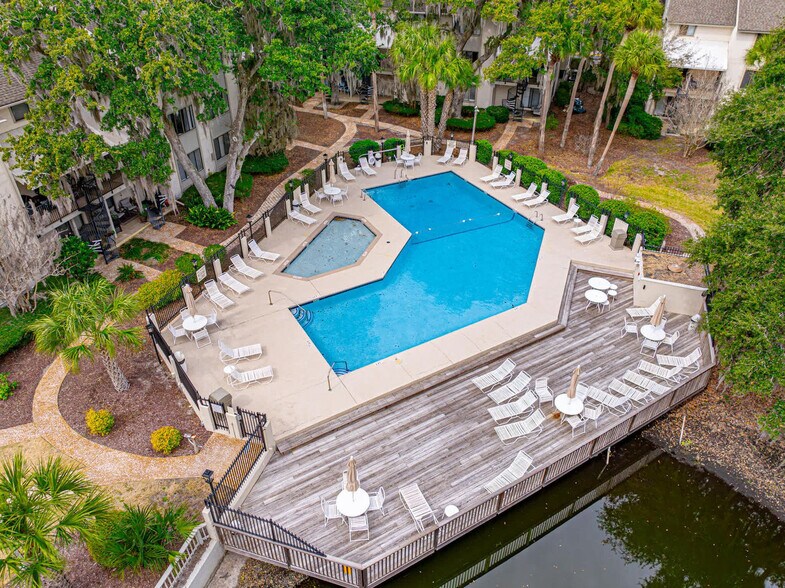 Building Photo - 36 Deallyon Ave