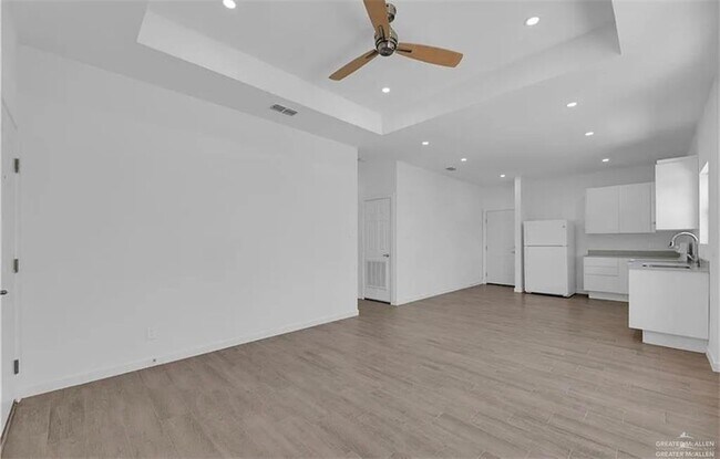 Building Photo - 12 Marcela Dr