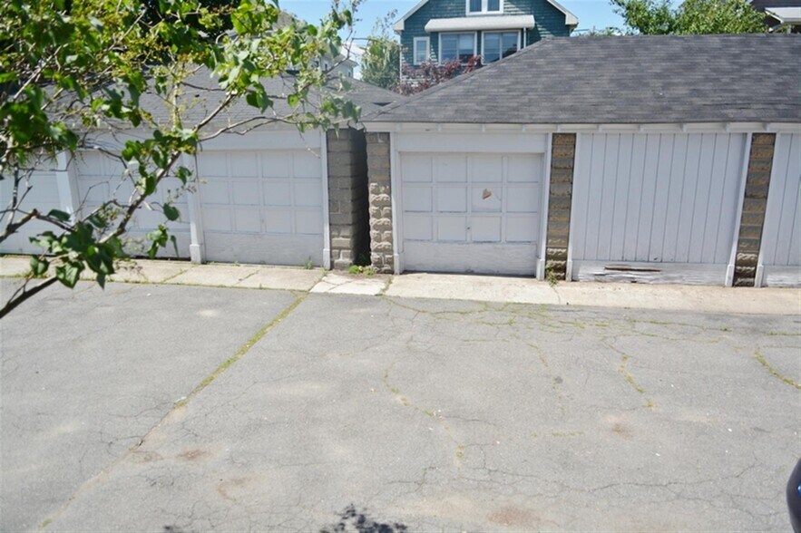 Building Photo - 169 Harvard St