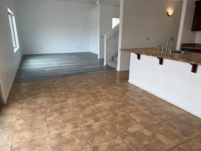 Building Photo - 2712 E Denim Trail