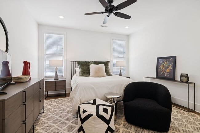 Building Photo - Experience elevated living in this beautifully crafted brick residence located in the heart of Ed...