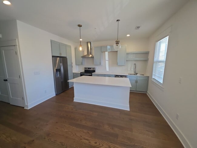 Building Photo - 4-Bedroom HOA Home with Pool Access Near Downtown Cookeville