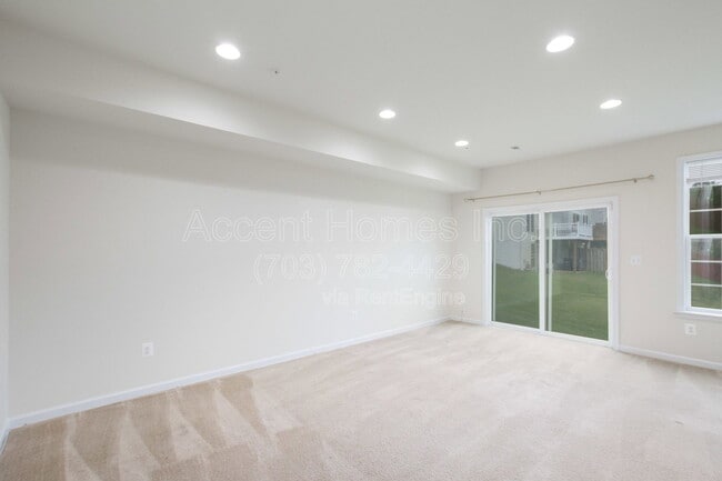 Building Photo - 8605 Sweet Rose Ct