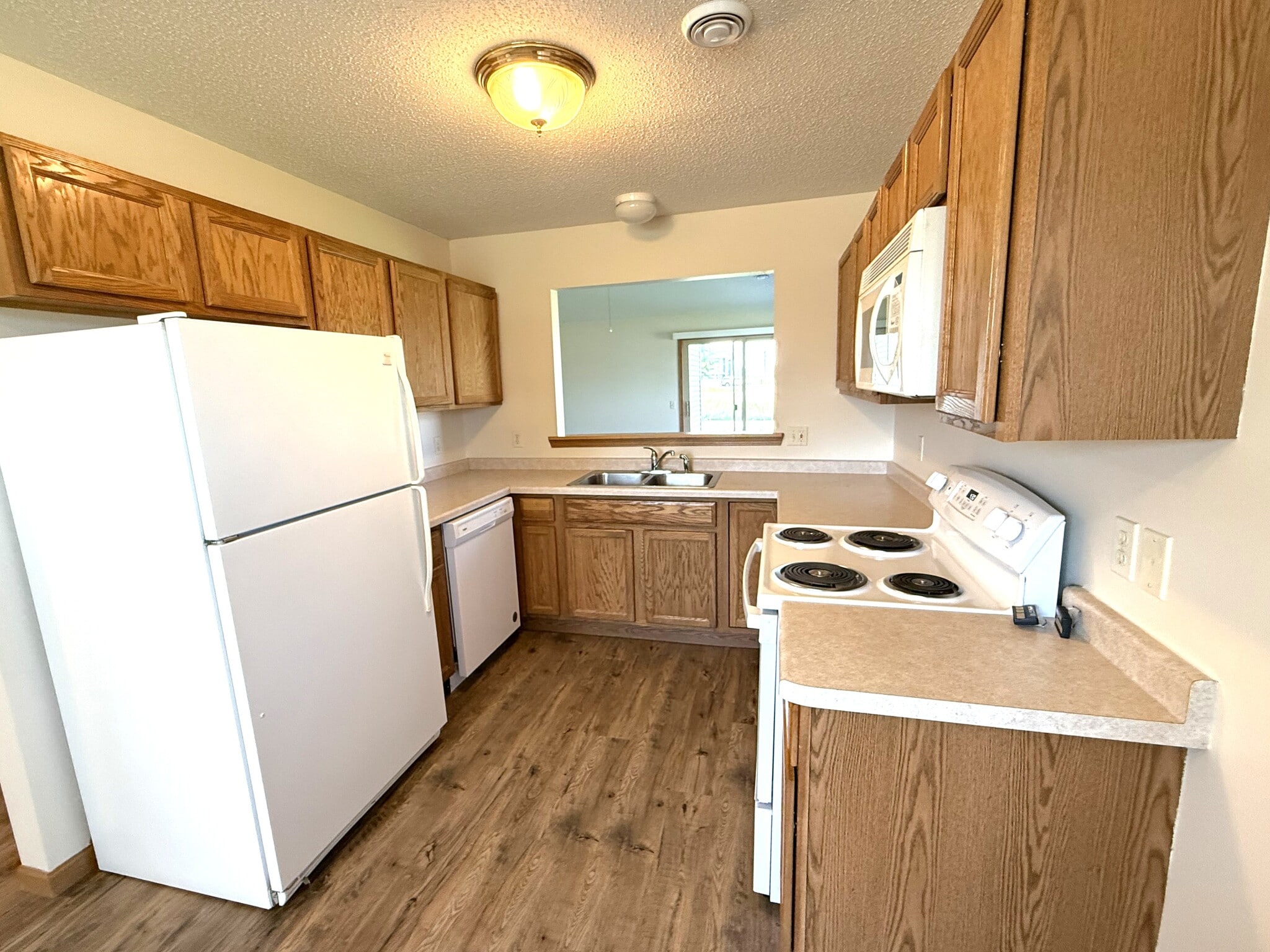 Building Photo - 1915 W 6th St