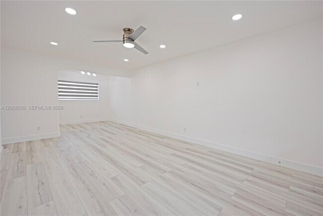 Building Photo - 350 75th St
