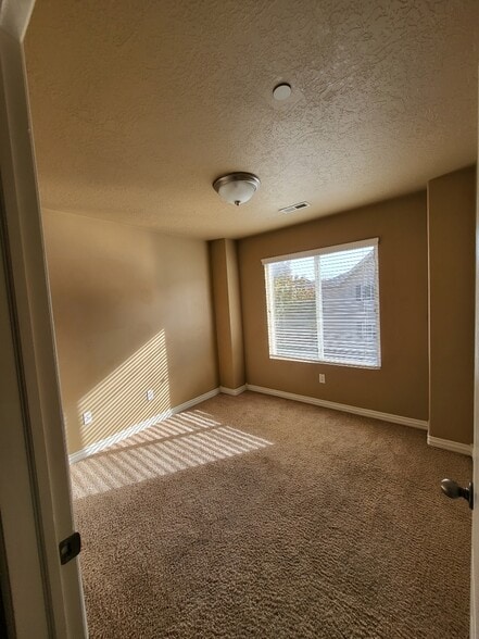 Building Photo - 1611 W 3180 N