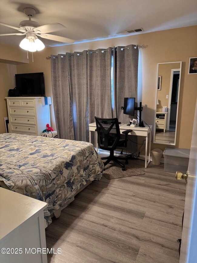 Building Photo - 206 Brinley Ave