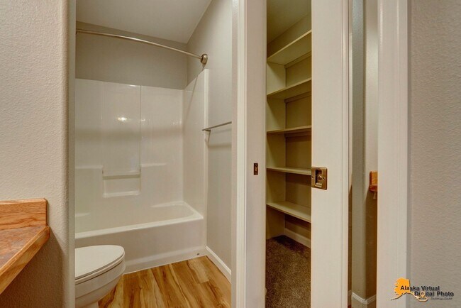 Building Photo - 8403 Duben Ave