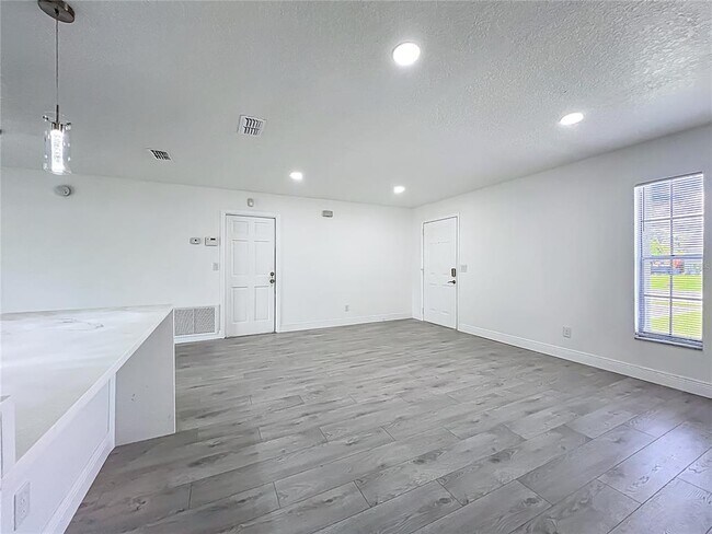 Building Photo - 7609 Winter Shade Dr