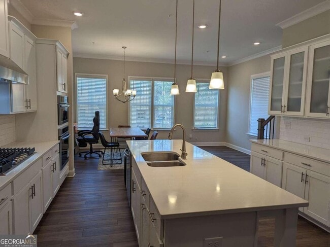 Building Photo - 201 Spike Trl SE