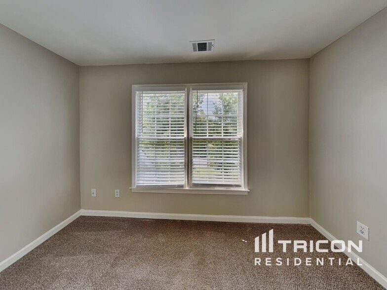 Building Photo - 5025 Cascade Overlook SW