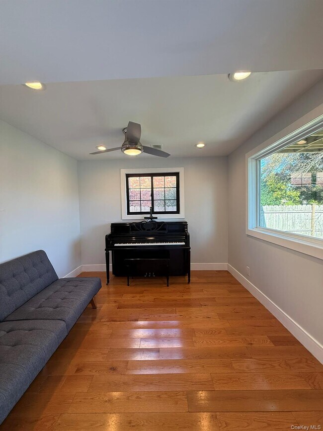 Building Photo - 640 Derby Ave