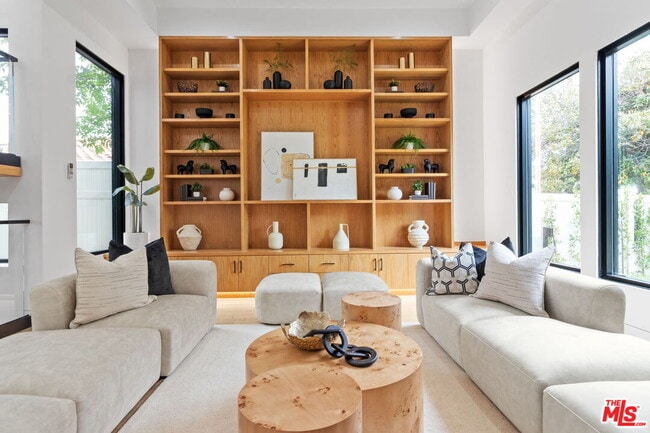 Building Photo - 4535 Haskell Ave