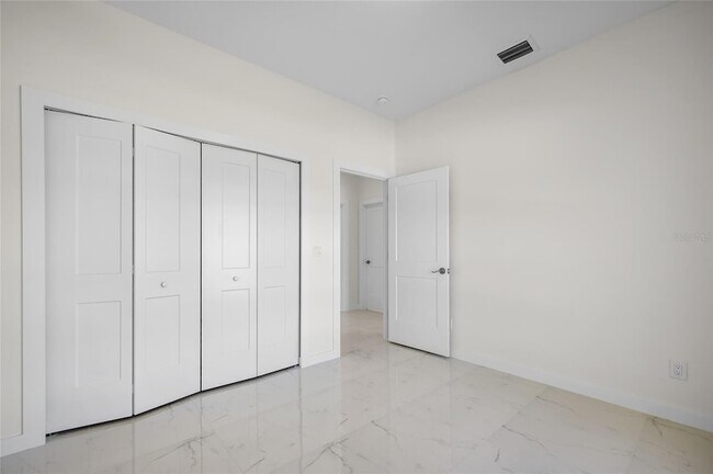 Building Photo - 13 Polar Ct