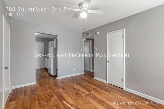 Building Photo - 308 S W St
