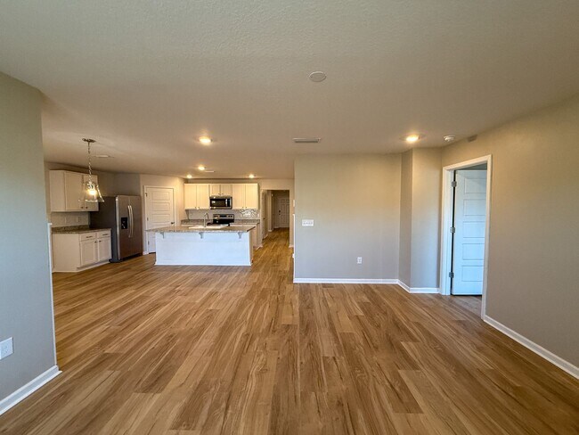 Building Photo - Updated 4 Bedroom 2 Bath Rental Near Navy Federal - Lawn Care Included!