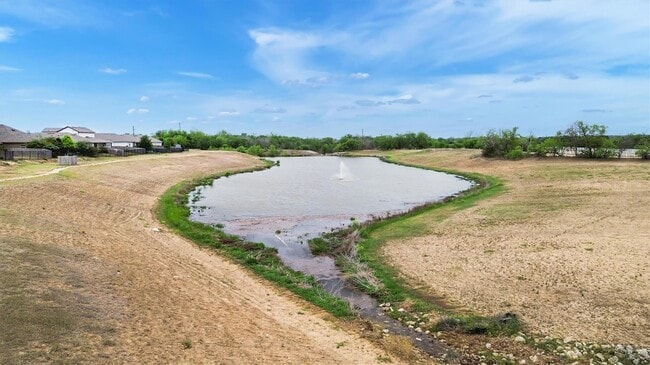 Building Photo - 203 Ancient Oak Way