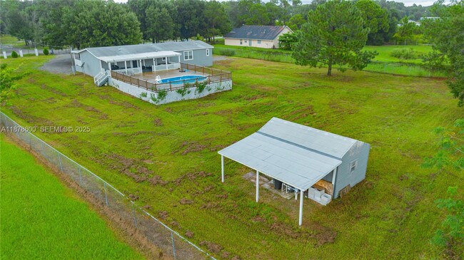 Building Photo - 755 N Quebrada St