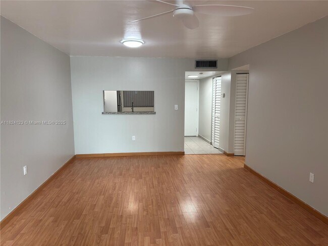 Building Photo - 10865 SW 112th Ave