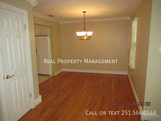 Building Photo - 1063 Midmoor Dr