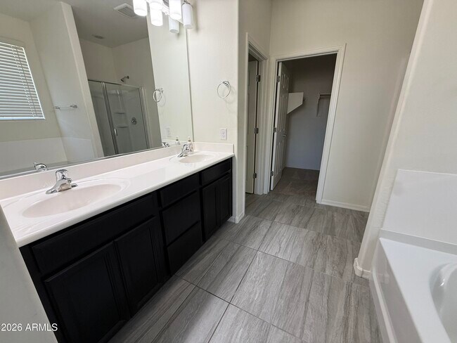 Building Photo - 8716 E Navarro Ave