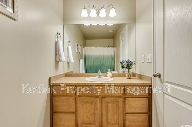 Building Photo - 548 Walton Dr