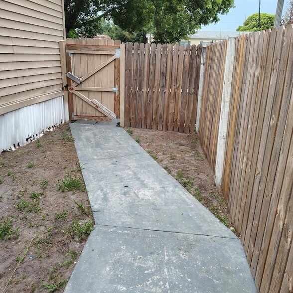 Building Photo - 7494 Charlin Pkwy