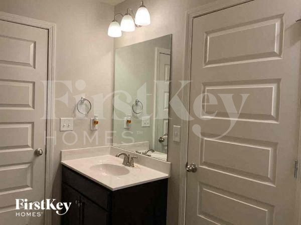 Building Photo - 165 Shenandoah Dr