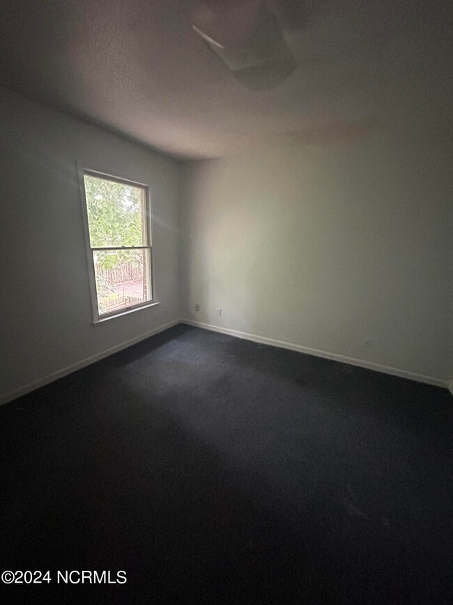 Building Photo - 208 Lindbeth Dr
