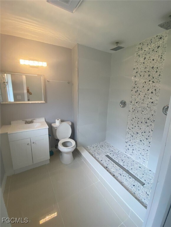 Building Photo - 5237 Warren St