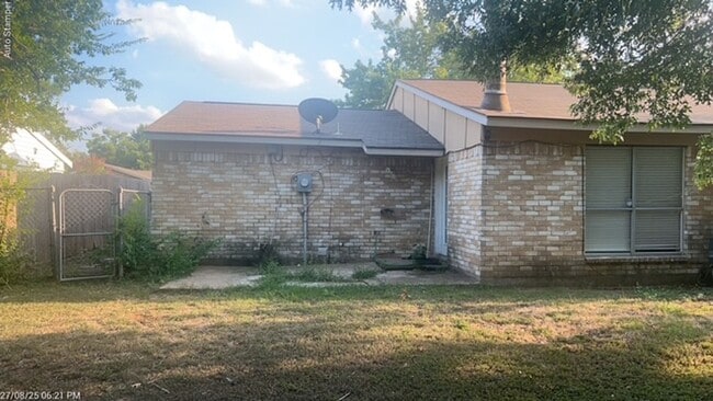 Building Photo - 421 Stonecreek Dr