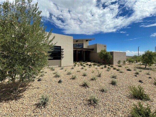 Building Photo - 909 Allister Flds Ln