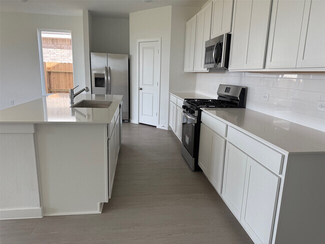 Building Photo - 28611 Bluebonnet Grotto Dr
