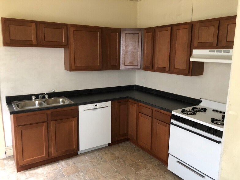 Building Photo - 1607 W Main St