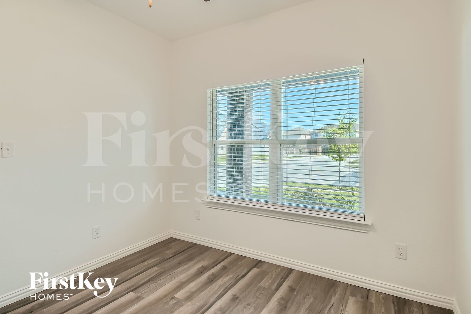 Building Photo - 7360 Parkside Pl Dr