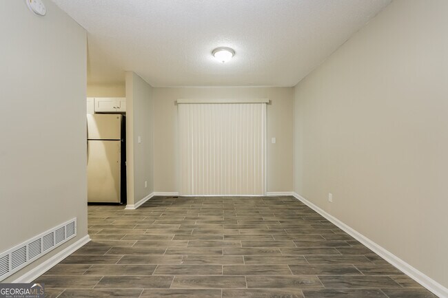 Building Photo - 2488 Carol Cir