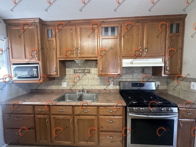 Building Photo - One bedroom One bath apartment--Water paid