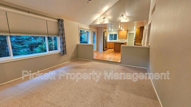 Building Photo - 6559 Gleneagle Ave SW
