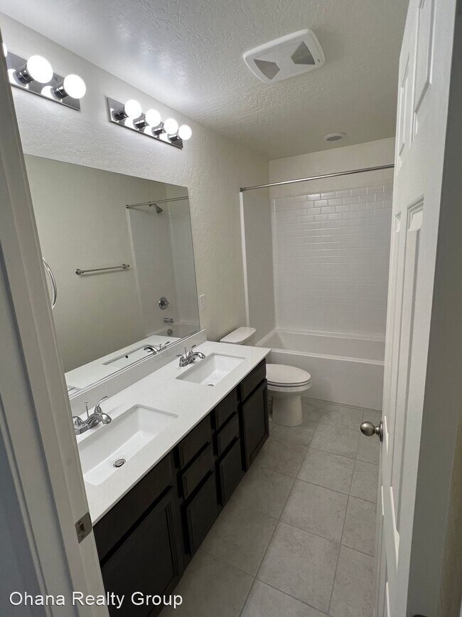 Building Photo - 4 br, 2.5 bath House - 10072 Spelter Street