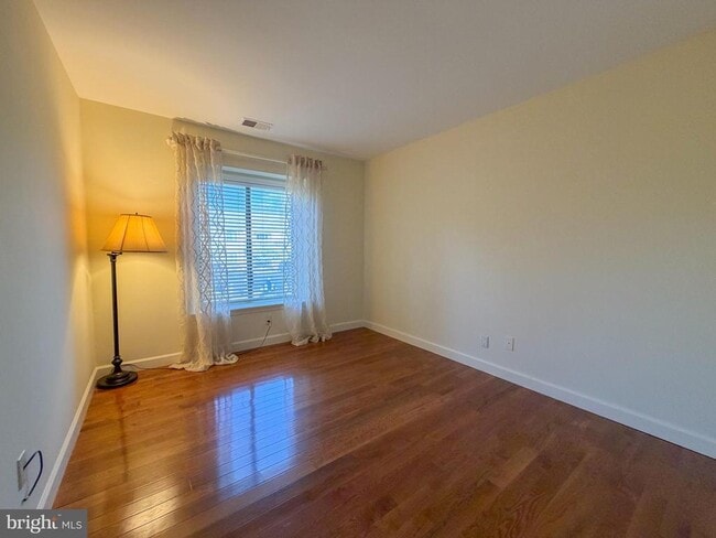 Building Photo - 814 Pritchard Pl